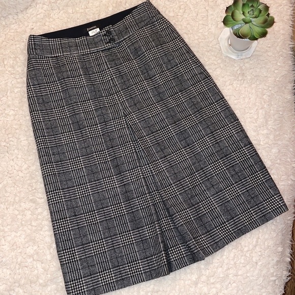 Three Piece Women’s Plaid Wool Set - Picture 16 of 16